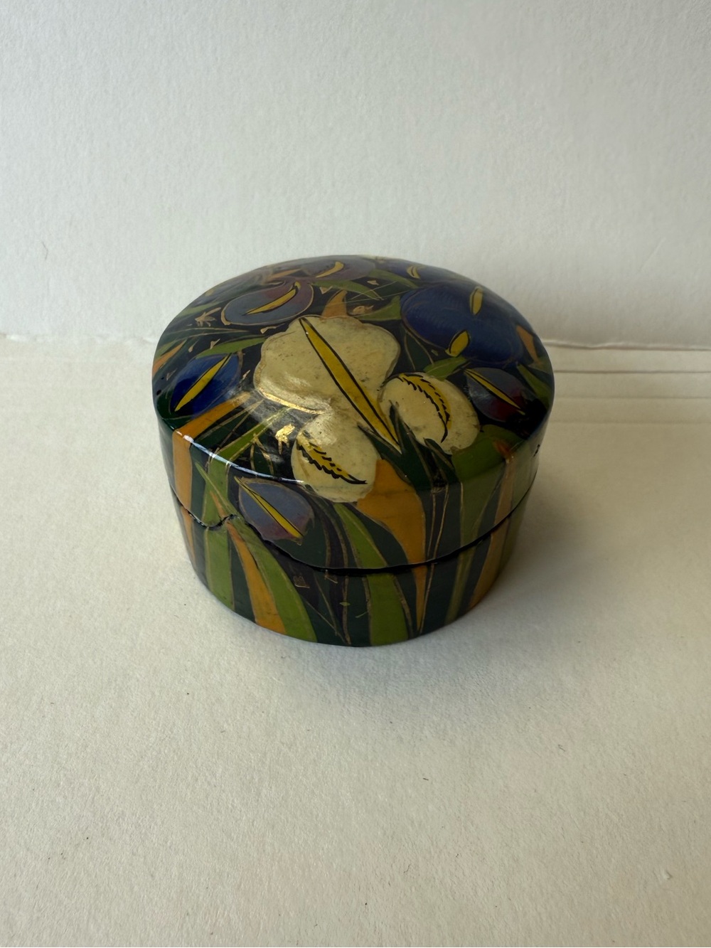 Vintage Kashmir Lacquered Paper Mache Hand Painted Iris Floral Round Trinket Box
